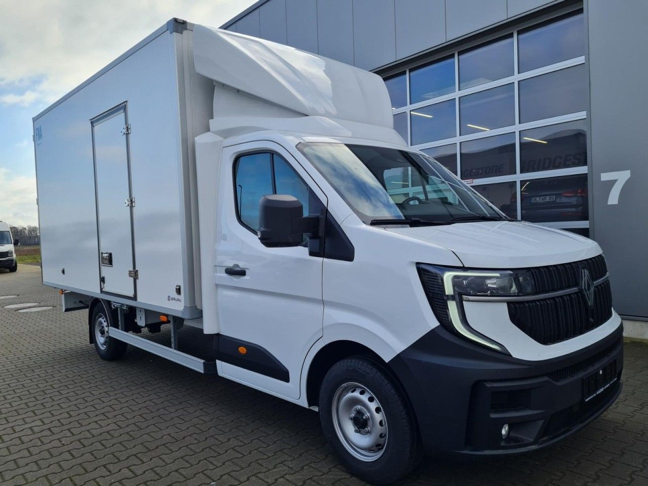 Renault Master 35 New Möbel Koffer KLIMA KAMERA TEMPOMAT - Koffer Transporter: das Bild 4 Renault Master 35 New Möbel Koffer KLIMA KAMERA TEMPOMAT - Koffer Transporter: das Bild 4