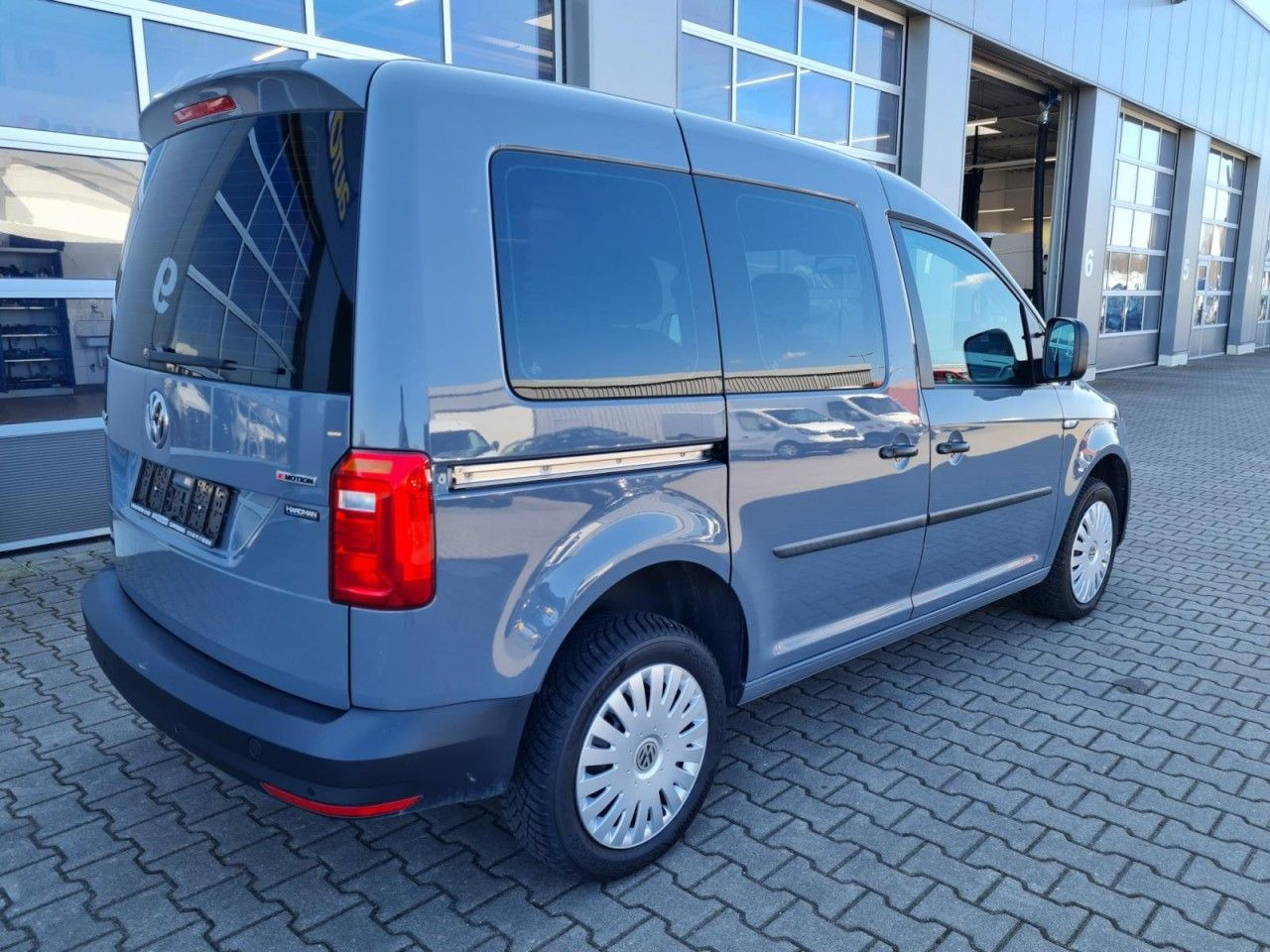 Volkswagen Caddy 4Motion TDi Kombi 5-Sitze TEMPO STHZ REGAL - Kombi: das Bild 5 Volkswagen Caddy 4Motion TDi Kombi 5-Sitze TEMPO STHZ REGAL - Kombi: das Bild 5