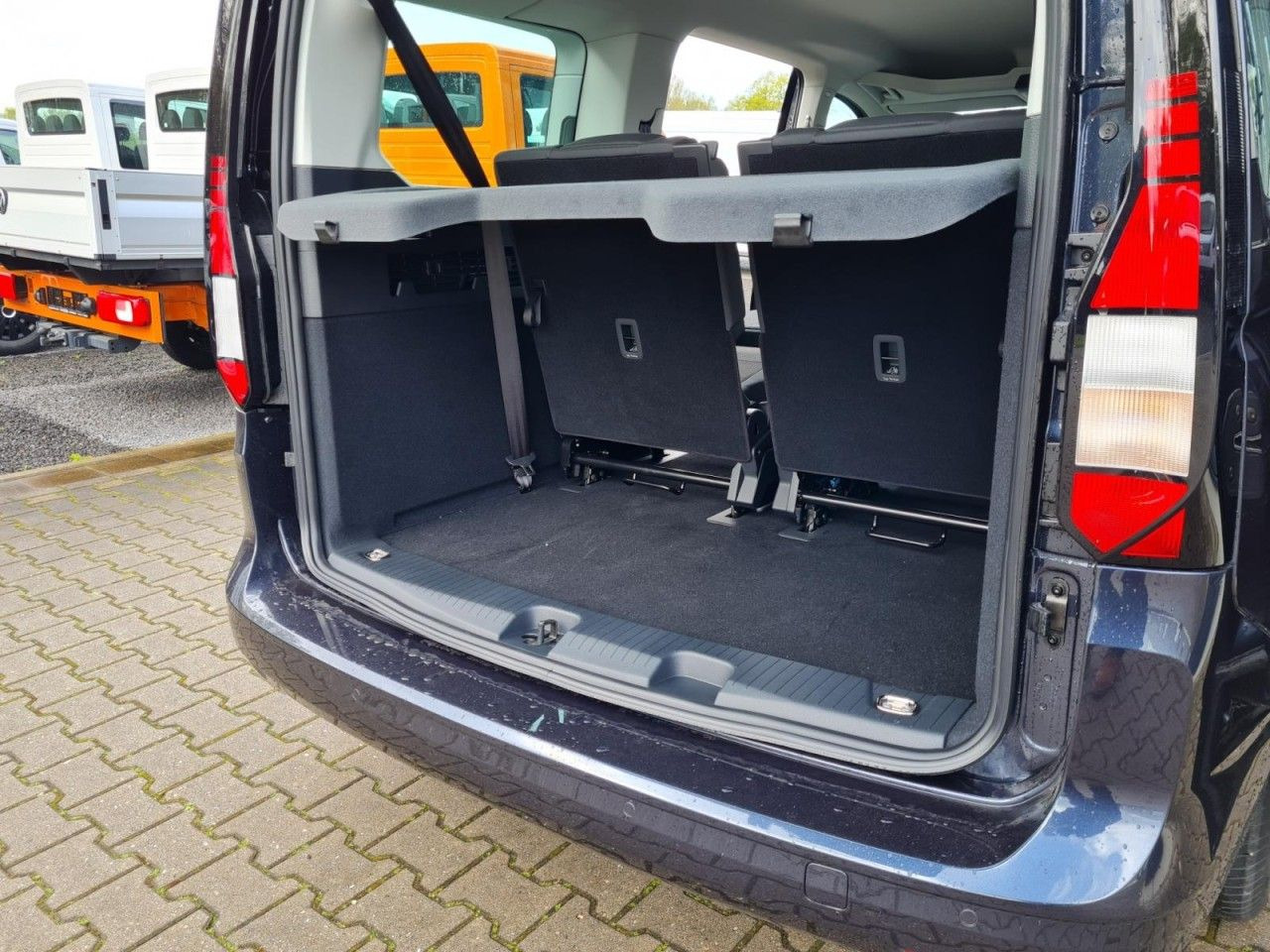 PKW Volkswagen Caddy Maxi Kombi 7-Sitze 1.5 TSI DSG NAVI/APP TE: das Bild 20