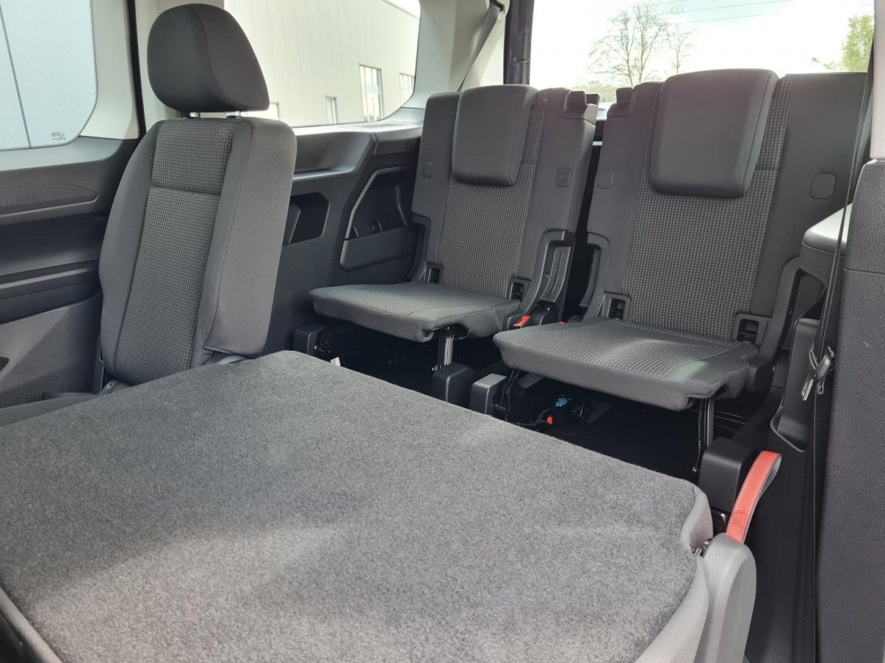 PKW Volkswagen Caddy Maxi Kombi 7-Sitze 1.5 TSI DSG NAVI/APP TE: das Bild 17