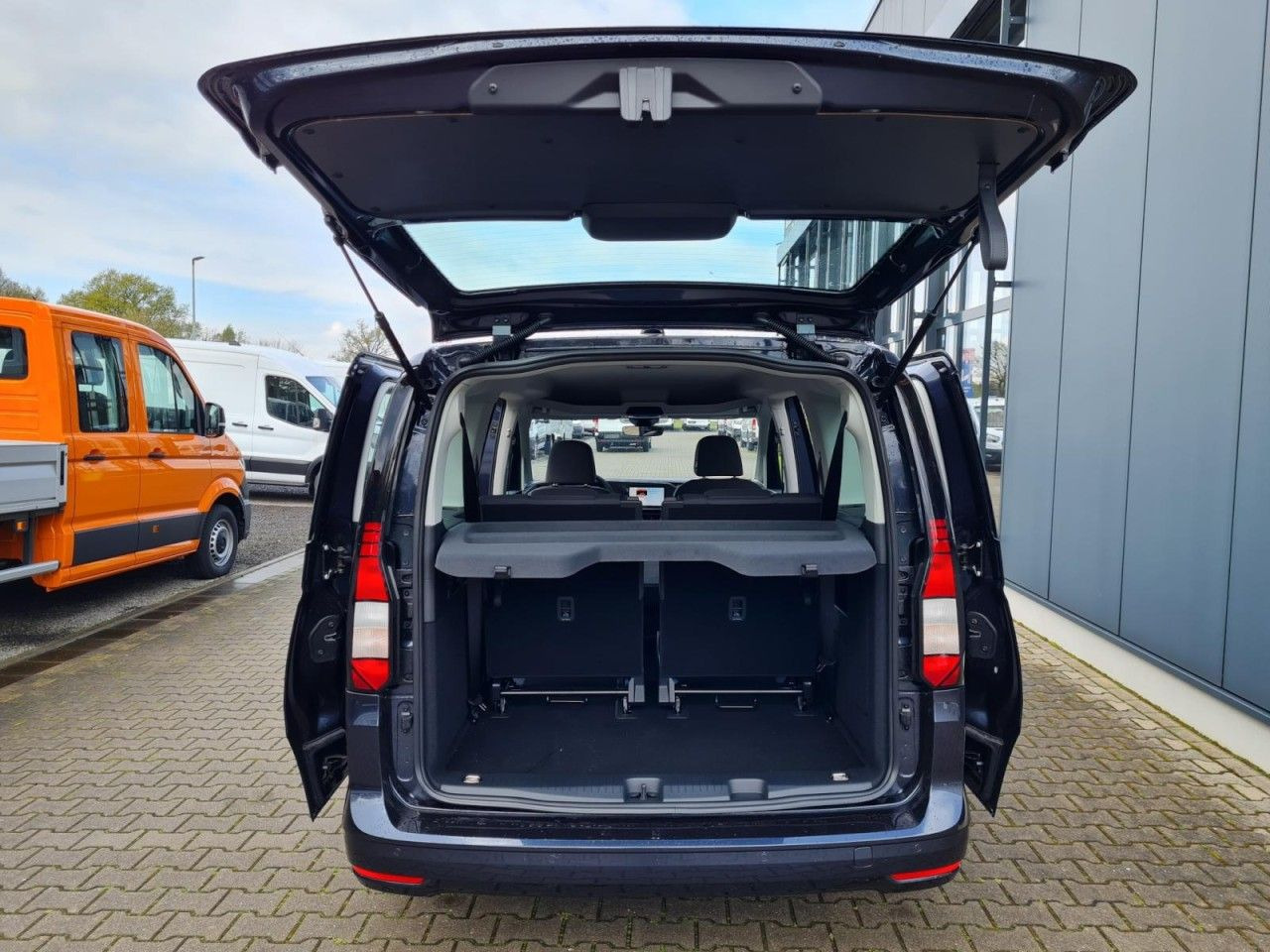 Volkswagen Caddy Maxi Kombi 7-Sitze 1.5 TSI DSG NAVI/APP TE - PKW: das Bild 5 Volkswagen Caddy Maxi Kombi 7-Sitze 1.5 TSI DSG NAVI/APP TE - PKW: das Bild 5
