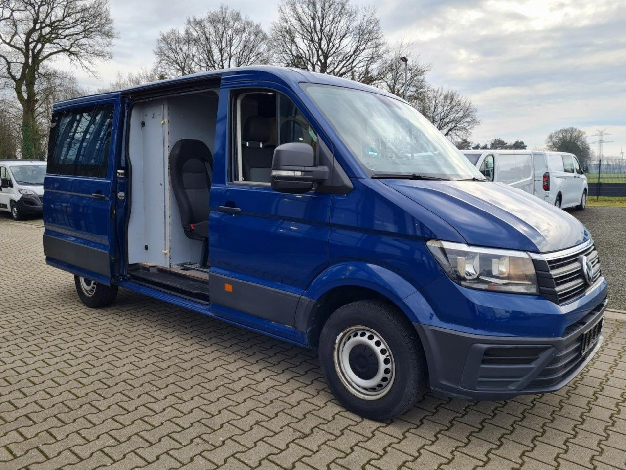 Volkswagen Crafter 35 Kasten Plus Doka mixto NAVI AHK 6 Sit - Kastenwagen, Transporter mit Doppelkabine: das Bild 4 Volkswagen Crafter 35 Kasten Plus Doka mixto NAVI AHK 6 Sit - Kastenwagen, Transporter mit Doppelkabine: das Bild 4