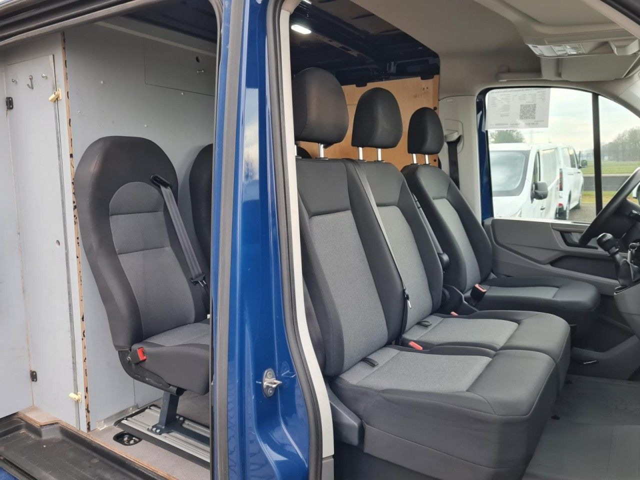 Volkswagen Crafter 35 Kasten Plus Doka mixto NAVI AHK 6 Sit - Kastenwagen, Transporter mit Doppelkabine: das Bild 5 Volkswagen Crafter 35 Kasten Plus Doka mixto NAVI AHK 6 Sit - Kastenwagen, Transporter mit Doppelkabine: das Bild 5