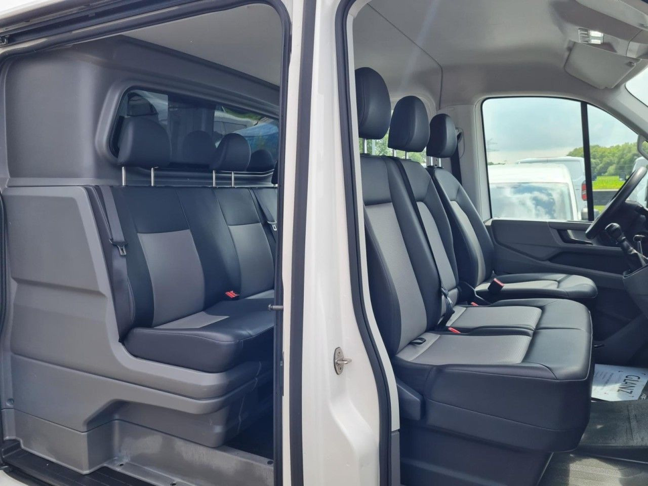 Volkswagen Crafter 35 Kasten Plus Doka mixto TDI L2H2 AHK - Kastenwagen, Transporter mit Doppelkabine: das Bild 4 Volkswagen Crafter 35 Kasten Plus Doka mixto TDI L2H2 AHK - Kastenwagen, Transporter mit Doppelkabine: das Bild 4