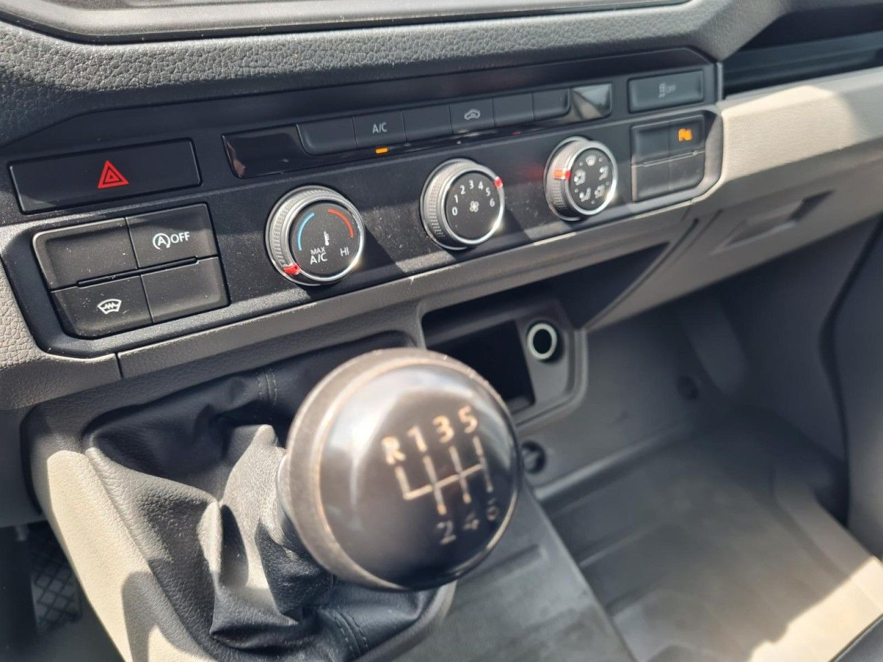 Volkswagen Crafter 35 Kasten Plus Doka mixto TDI L2H2 AHK – Finanzierungsleasing Volkswagen Crafter 35 Kasten Plus Doka mixto TDI L2H2 AHK: das Bild 13