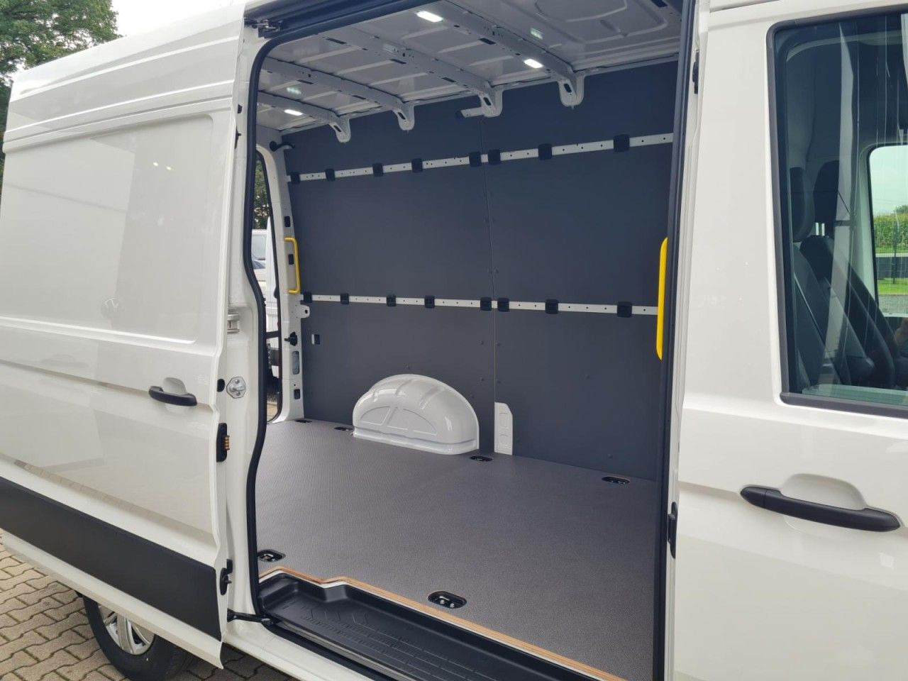 Volkswagen Crafter 35 Kasten TDI MR AHK ERGO LED TEMPOMAT - Kastenwagen: das Bild 4 Volkswagen Crafter 35 Kasten TDI MR AHK ERGO LED TEMPOMAT - Kastenwagen: das Bild 4