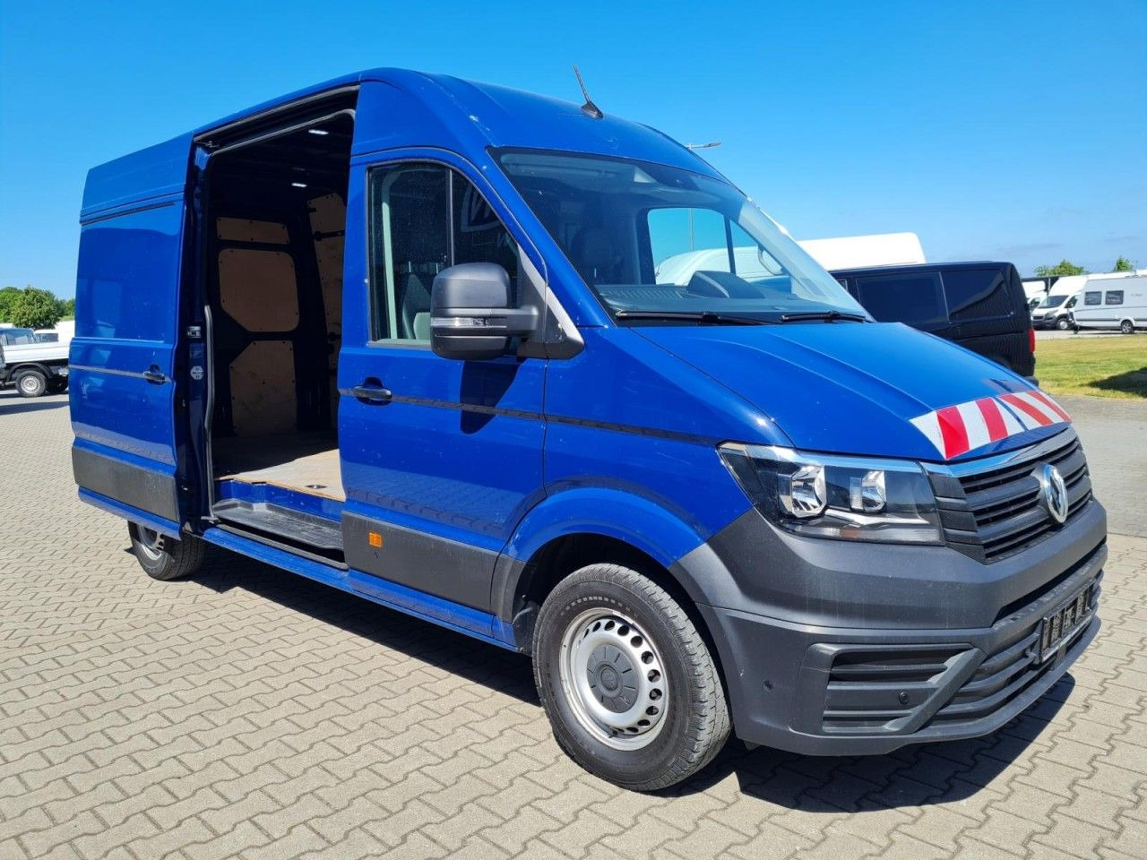 Volkswagen Crafter 35 Kasten TDI MR L3H3 RWD AHK - Kastenwagen: das Bild 5 Volkswagen Crafter 35 Kasten TDI MR L3H3 RWD AHK - Kastenwagen: das Bild 5