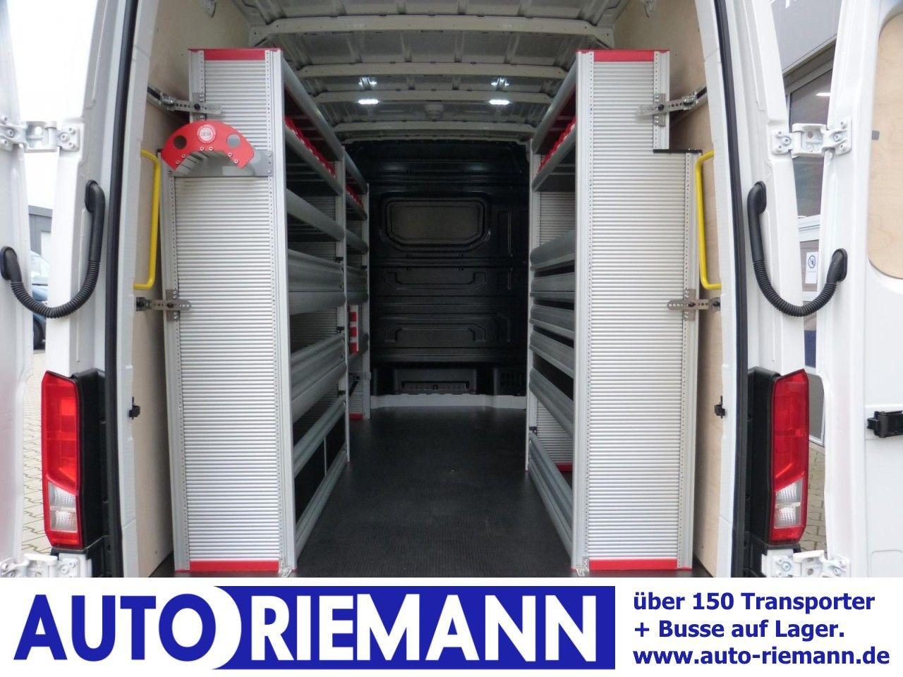 Volkswagen Crafter 35 Kasten TDI MR PDC Werkstatteinricht. - Kastenwagen: das Bild 1 Volkswagen Crafter 35 Kasten TDI MR PDC Werkstatteinricht. - Kastenwagen: das Bild 1