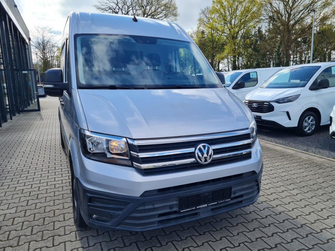 Volkswagen Crafter 35 Kasten TDI MR hoch NAVI KLIMA TEMPOMA - Kastenwagen: das Bild 2 Volkswagen Crafter 35 Kasten TDI MR hoch NAVI KLIMA TEMPOMA - Kastenwagen: das Bild 2