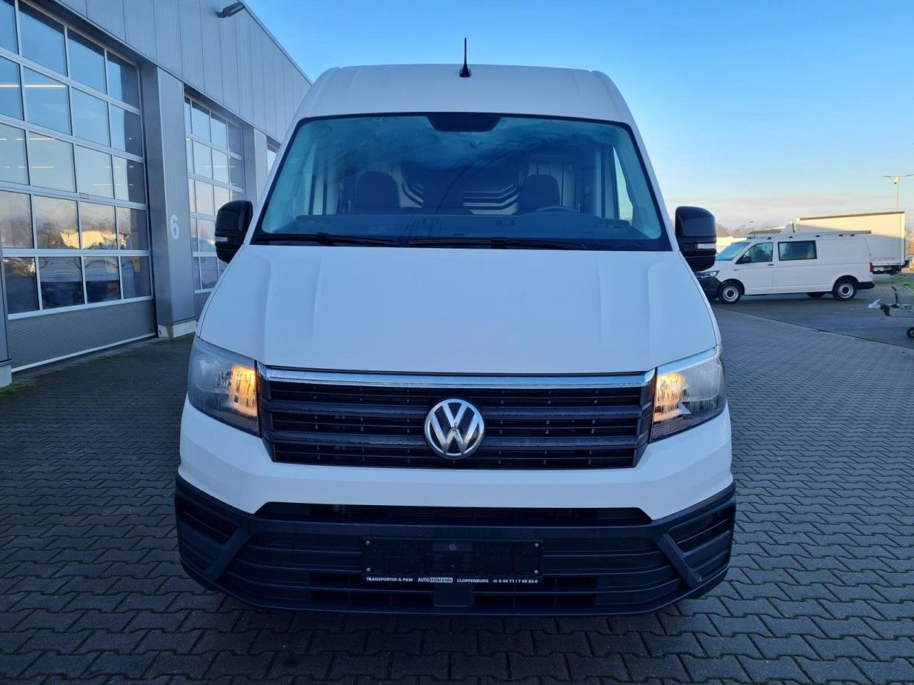 Volkswagen Crafter 35 Kasten lang L4H2 KAMERA NAVI_APP HOLZ - Kastenwagen: das Bild 2 Volkswagen Crafter 35 Kasten lang L4H2 KAMERA NAVI_APP HOLZ - Kastenwagen: das Bild 2