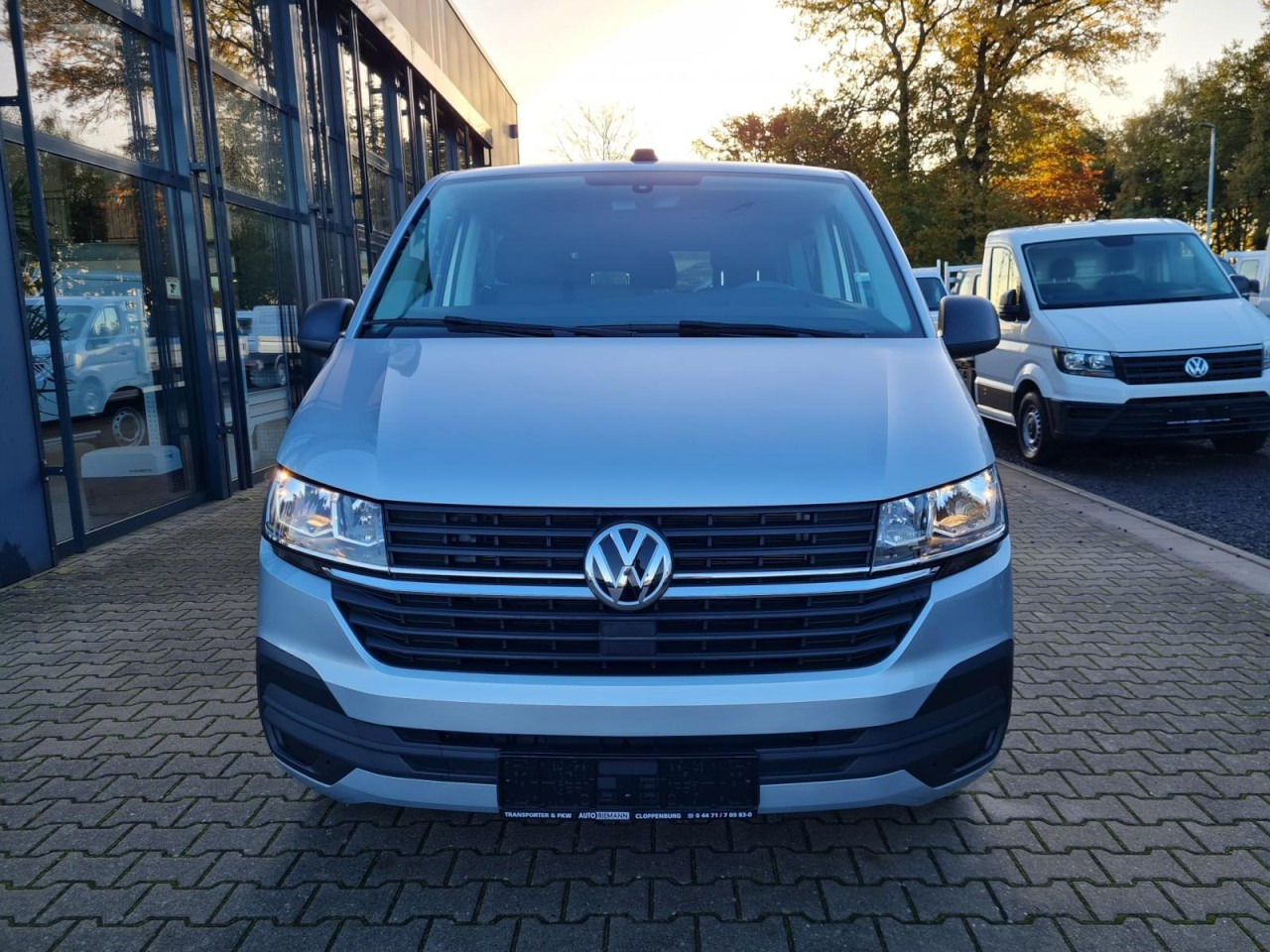 Volkswagen T6.1 Caravelle TDI lang 9 Sitzer 2 Schiebetüren Trendl. - Kleinbus, Personentransporter: das Bild 2 Volkswagen T6.1 Caravelle TDI lang 9 Sitzer 2 Schiebetüren Trendl. - Kleinbus, Personentransporter: das Bild 2