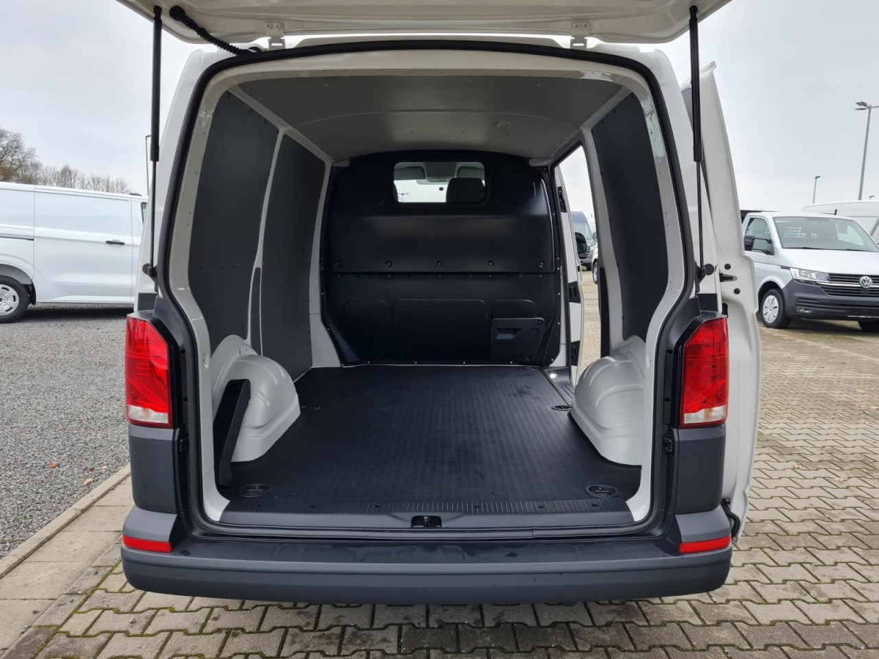 Volkswagen T6.1 Kasten KR Heckklappe KAMERA KLIMA NAVI/APP - Kleintransporter: das Bild 5 Volkswagen T6.1 Kasten KR Heckklappe KAMERA KLIMA NAVI/APP - Kleintransporter: das Bild 5