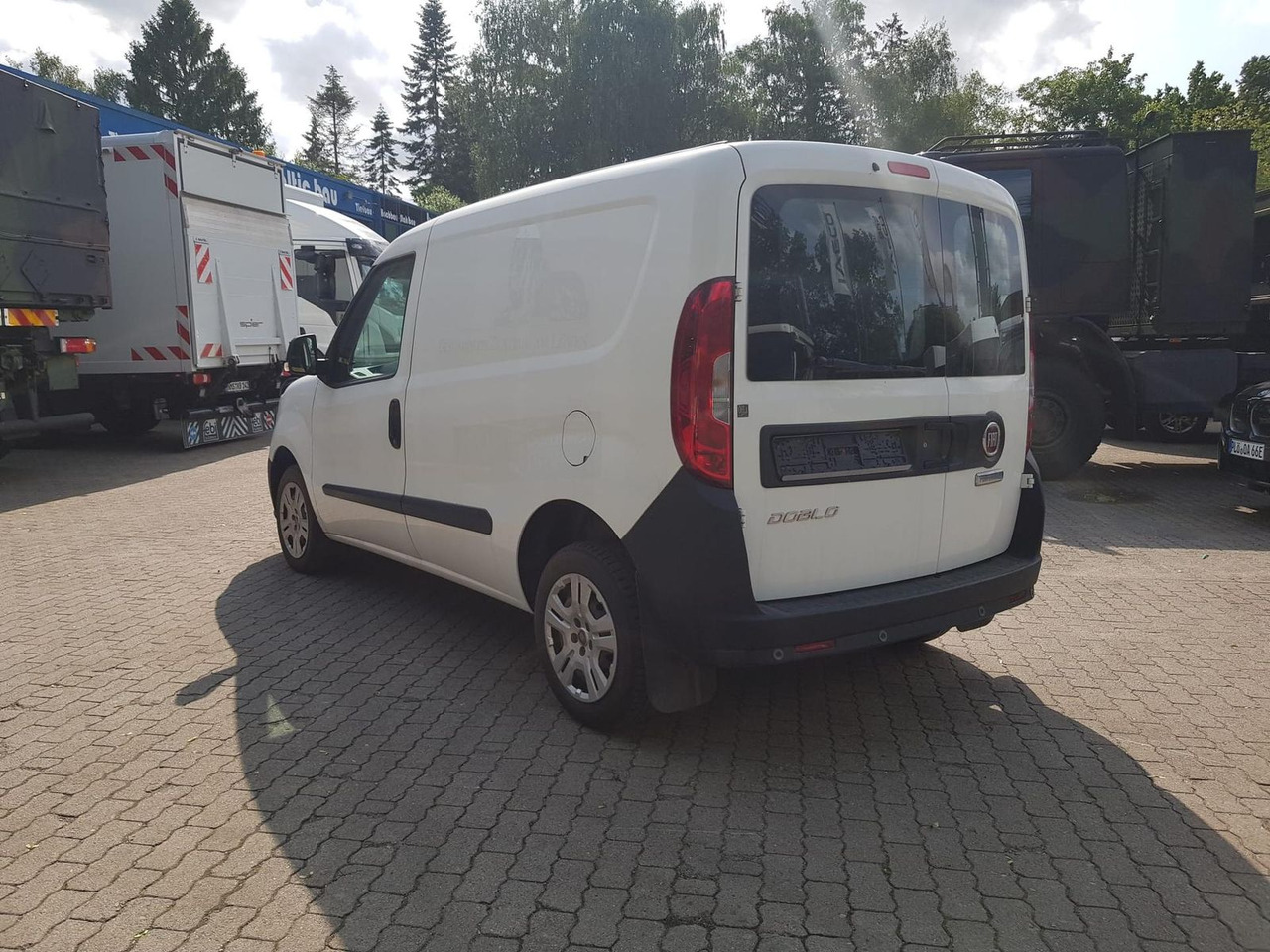Fiat Doblo Kastenwagen SX 1.3 Klima, Radio mit Nav... - Personentransporter: das Bild 3 Fiat Doblo Kastenwagen SX 1.3 Klima, Radio mit Nav... - Personentransporter: das Bild 3
