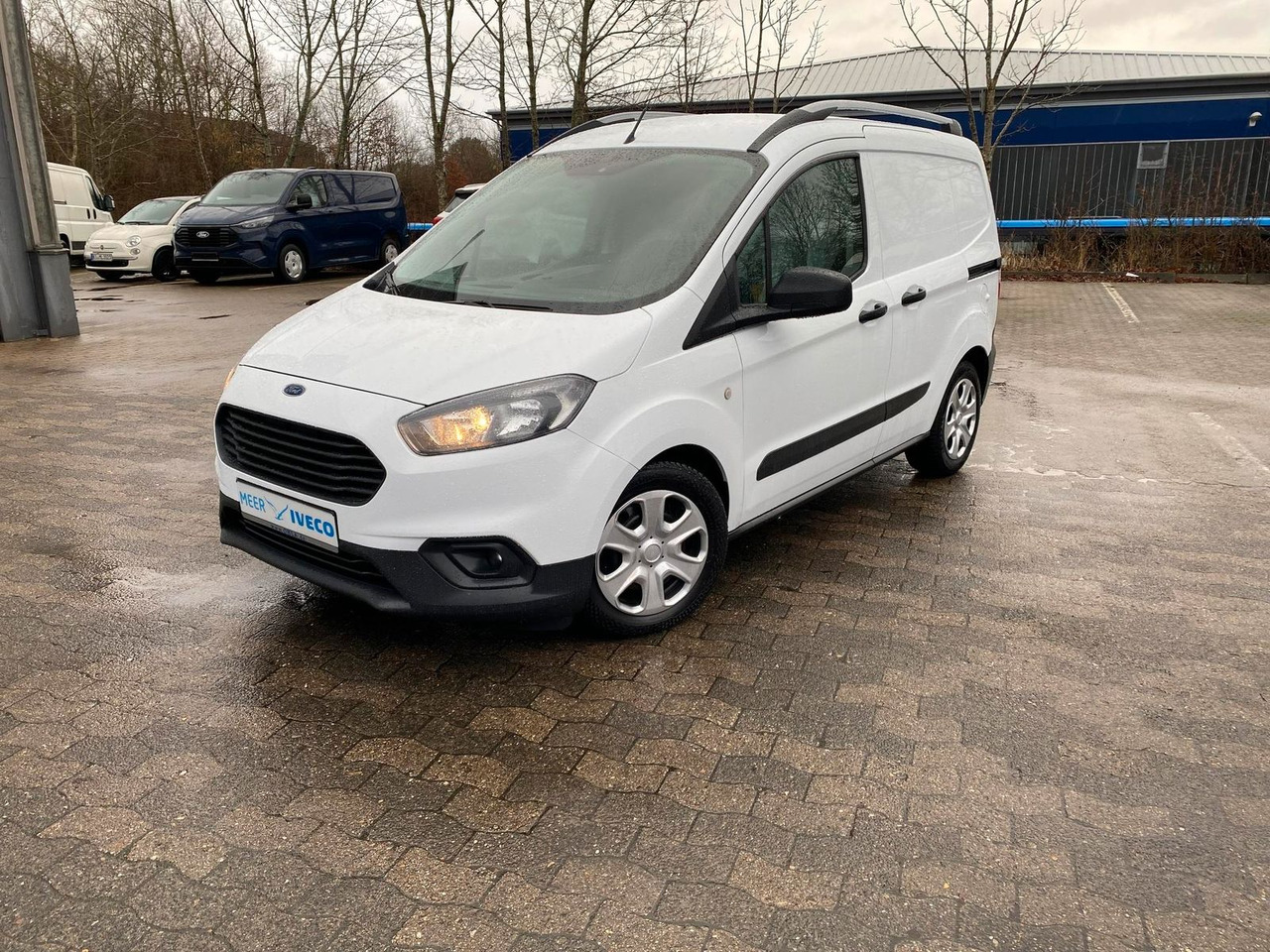 Ford Transit Courier 1.0 Trend Klima,AHK+Rückfahrk... - Personentransporter: das Bild 1 Ford Transit Courier 1.0 Trend Klima,AHK+Rückfahrk... - Personentransporter: das Bild 1