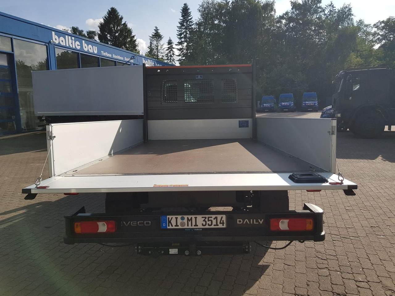 Iveco Daily 35S14HA8 Pritsche AHK 100 kW (136 PS),... - Pritsche Transporter: das Bild 5 Iveco Daily 35S14HA8 Pritsche AHK 100 kW (136 PS),... - Pritsche Transporter: das Bild 5