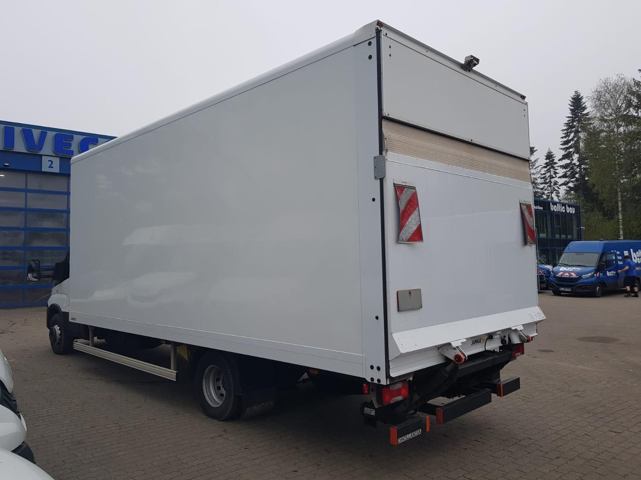 Iveco Daily 70C18HA8/P Koffer, Luftfederung, Kamera... - Koffer Transporter: das Bild 4 Iveco Daily 70C18HA8/P Koffer, Luftfederung, Kamera... - Koffer Transporter: das Bild 4
