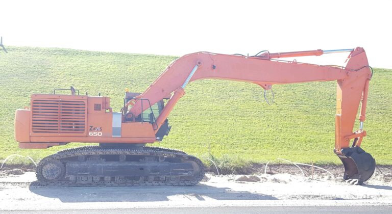 Hitachi ZX650 – with long reach and normal boom / mit Langarm und normalem Arm - Kettenbagger: das Bild 1 Hitachi ZX650 – with long reach and normal boom / mit Langarm und normalem Arm - Kettenbagger: das Bild 1