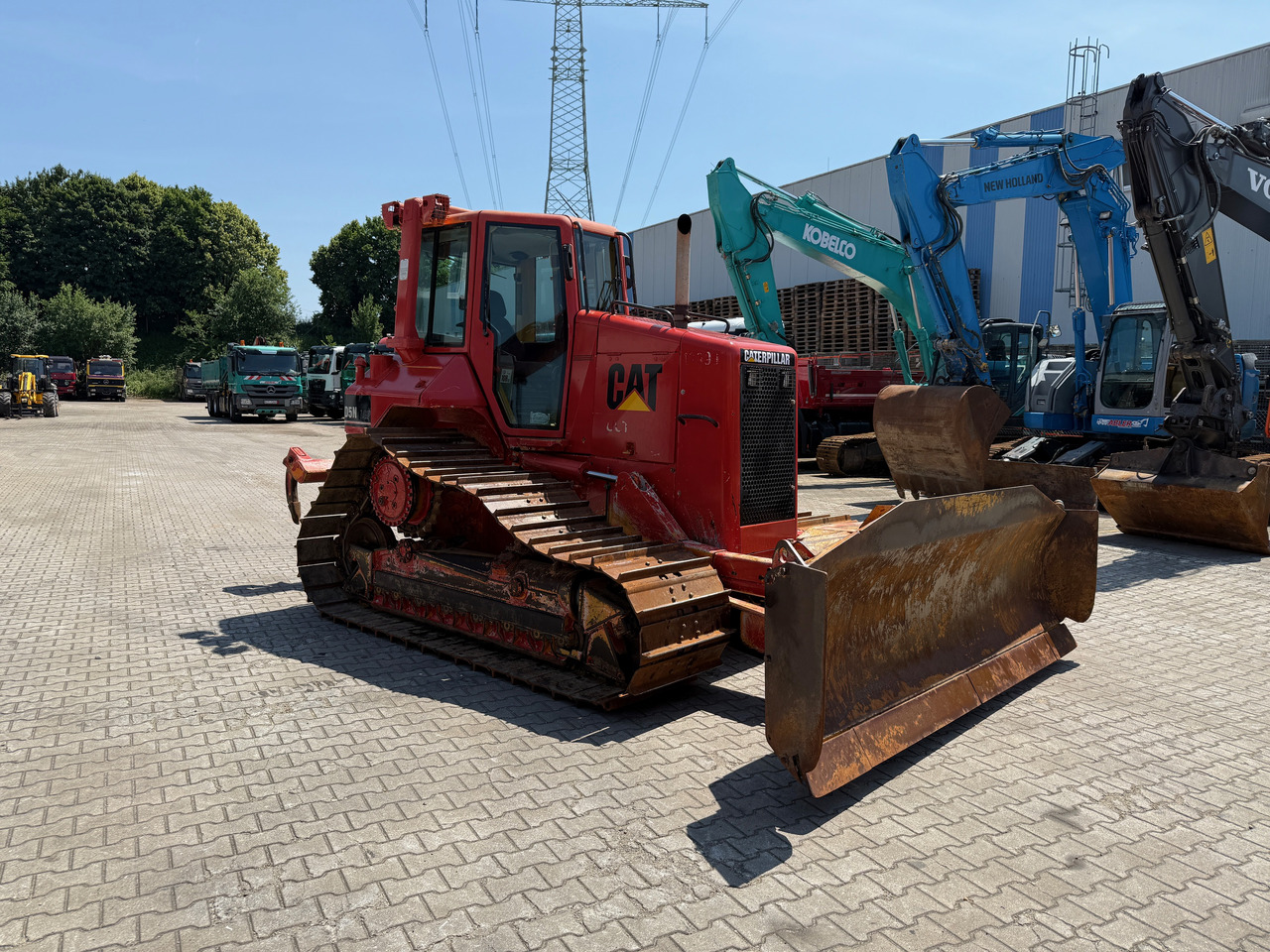 CATERPILLAR D5N FTC LGP Raupe mit 6-Wege + Heckaufreißer - Bulldozer: das Bild 3 CATERPILLAR D5N FTC LGP Raupe mit 6-Wege + Heckaufreißer - Bulldozer: das Bild 3