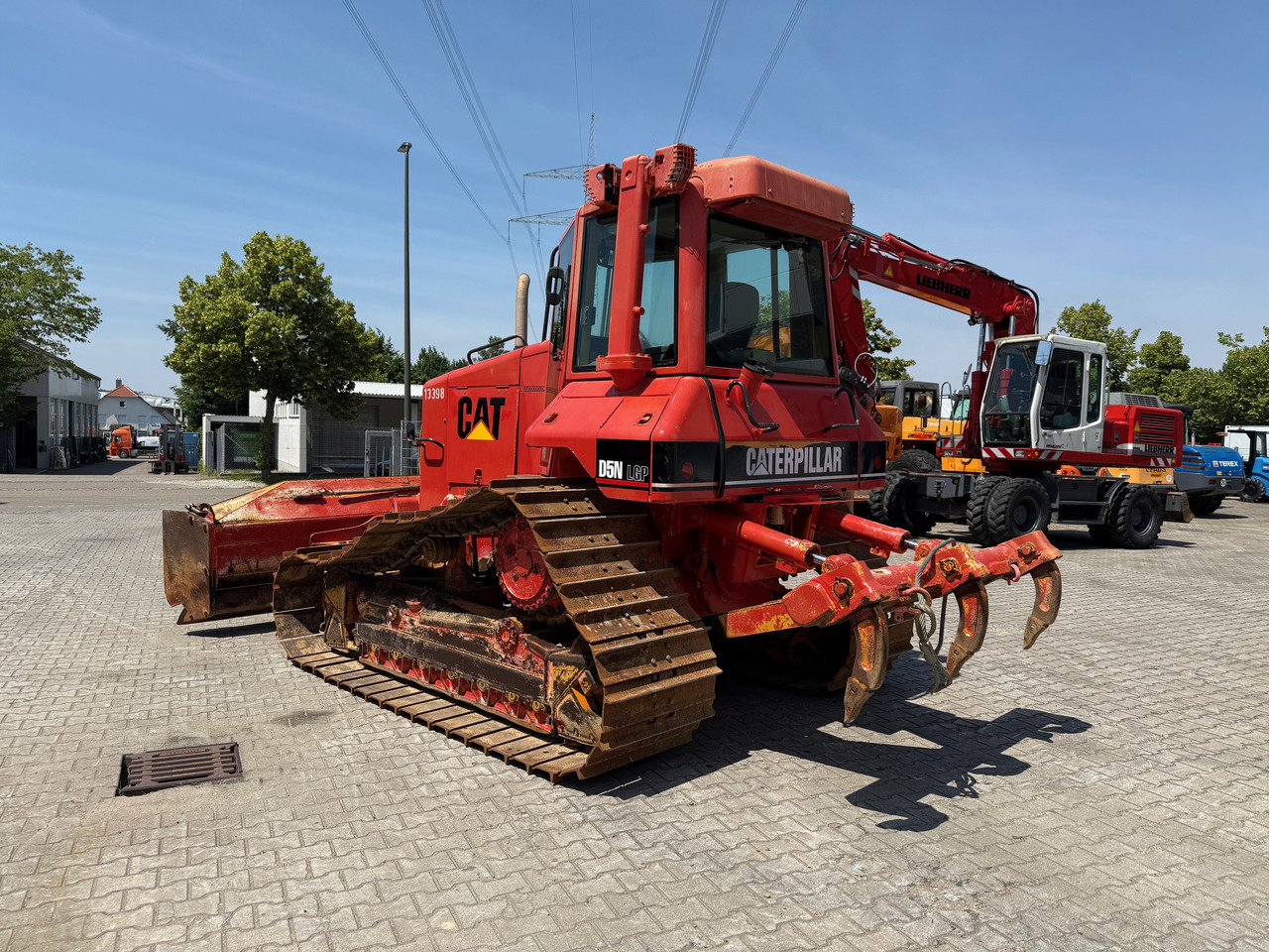 CATERPILLAR D5N FTC LGP Raupe mit 6-Wege + Heckaufreißer - Bulldozer: das Bild 5 CATERPILLAR D5N FTC LGP Raupe mit 6-Wege + Heckaufreißer - Bulldozer: das Bild 5