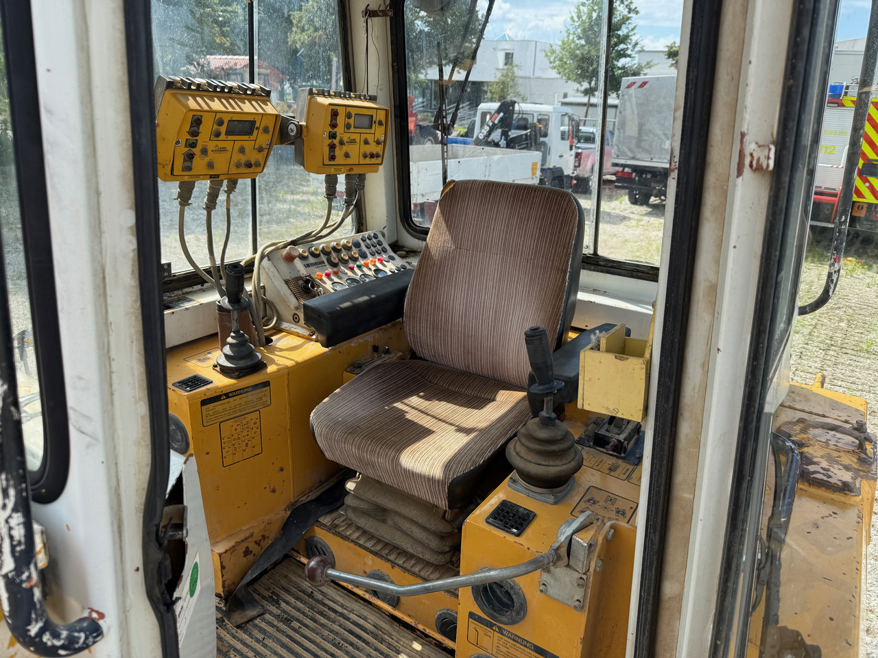 Bulldozer Liebherr PR712L Planierraupe Steuerung: das Bild 14