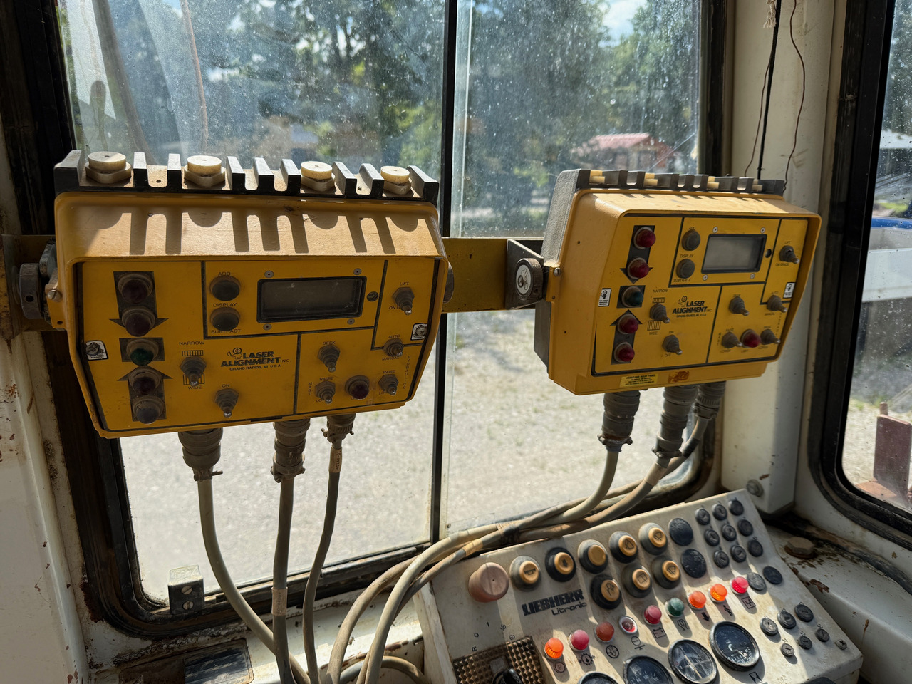Bulldozer Liebherr PR712L Planierraupe Steuerung: das Bild 16