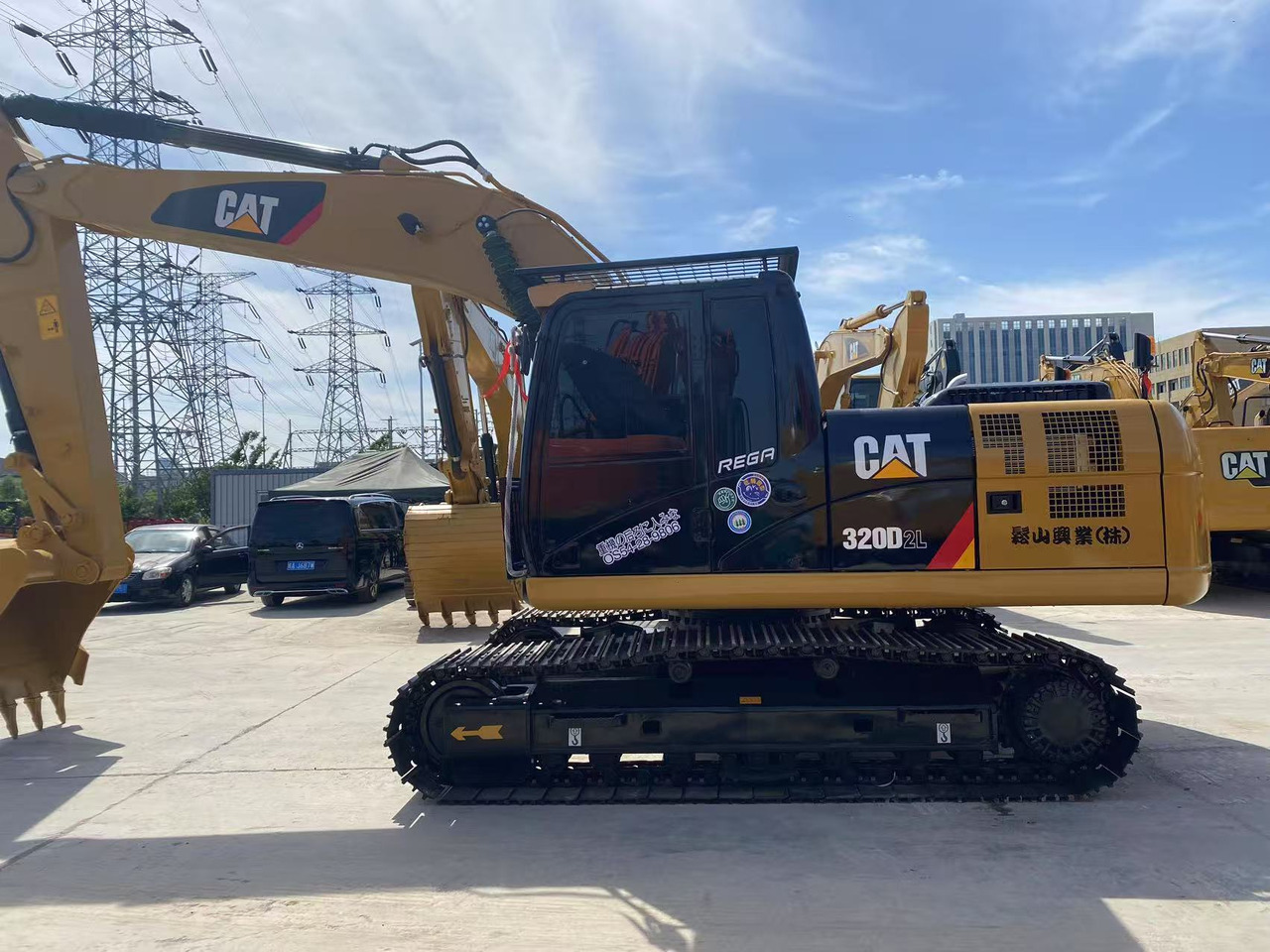 CATERPILLAR 320D2 - Kettenbagger: das Bild 5 CATERPILLAR 320D2 - Kettenbagger: das Bild 5