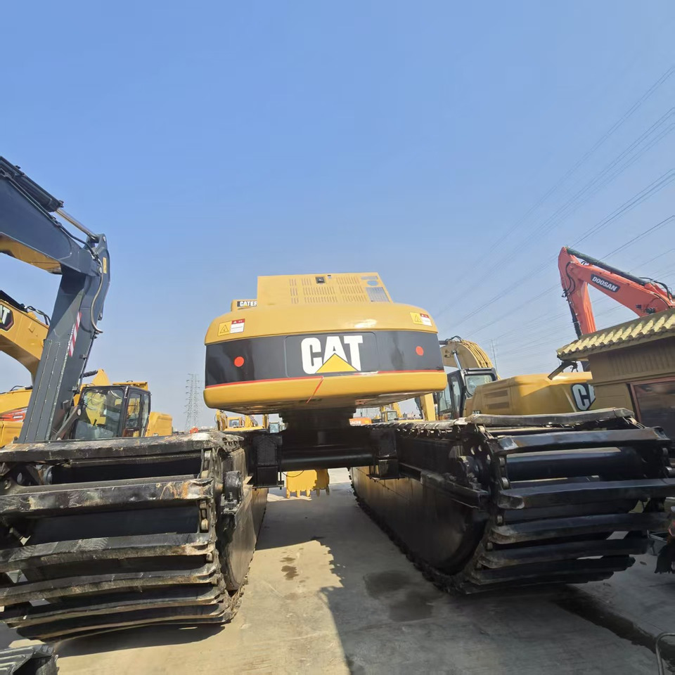 Caterpillar 320C - Amphibische Bagger: das Bild 4 Caterpillar 320C - Amphibische Bagger: das Bild 4