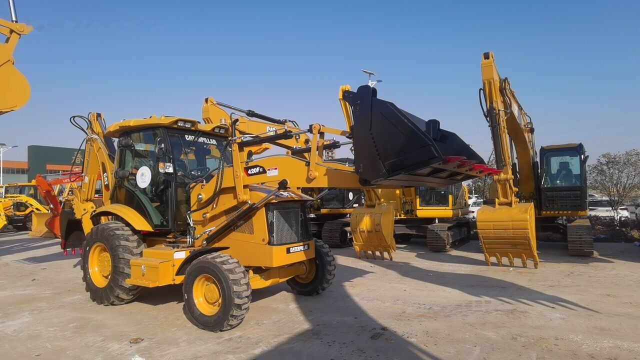 Caterpillar 420F2 - Baggerlader: das Bild 1 Caterpillar 420F2 - Baggerlader: das Bild 1
