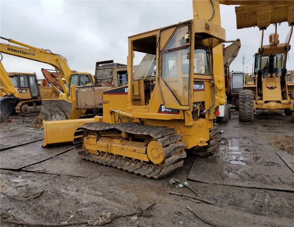 Caterpillar D4C - Bulldozer: das Bild 4 Caterpillar D4C - Bulldozer: das Bild 4