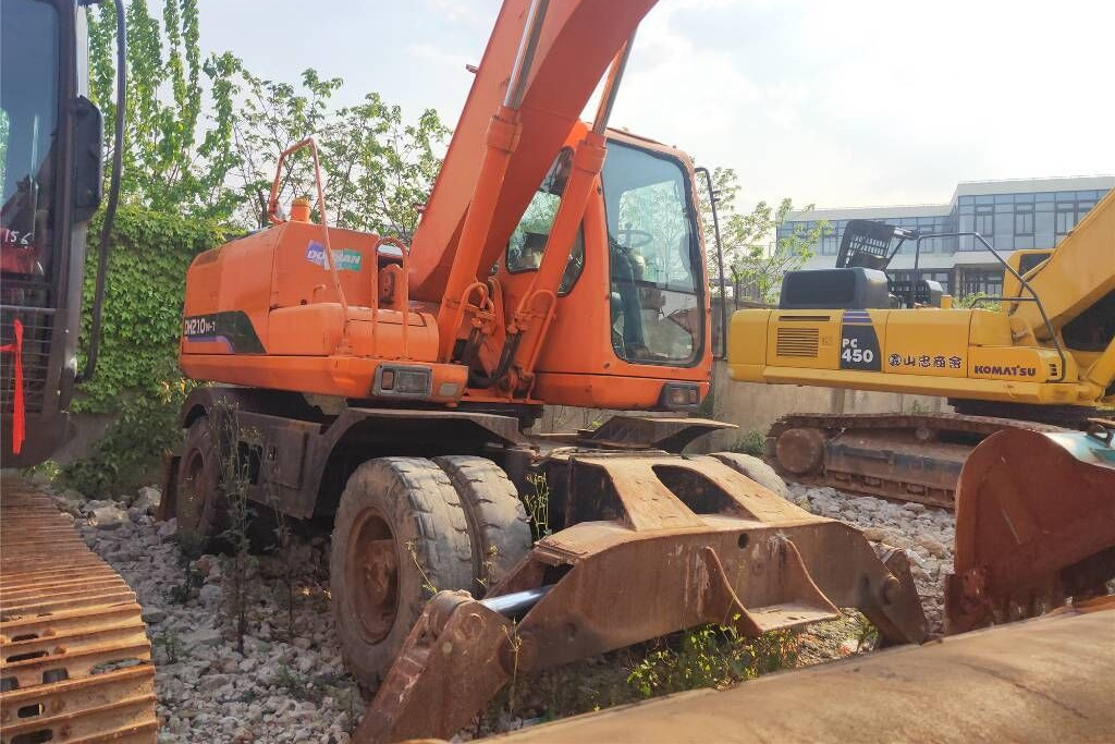 Doosan DH 210 W-7 - Mobilbagger: das Bild 2 Doosan DH 210 W-7 - Mobilbagger: das Bild 2