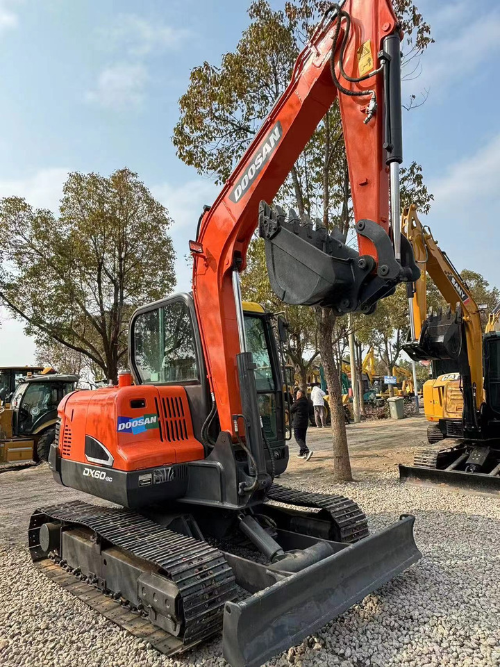 Doosan DX60-9C - Kettenbagger: das Bild 3 Doosan DX60-9C - Kettenbagger: das Bild 3