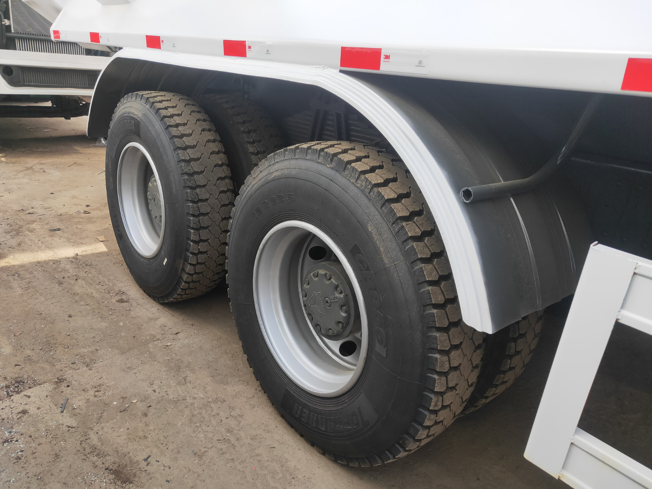 Sinotruk HOWO 371 6*4 Dump truck - Kipper: das Bild 2 Sinotruk HOWO 371 6*4 Dump truck - Kipper: das Bild 2