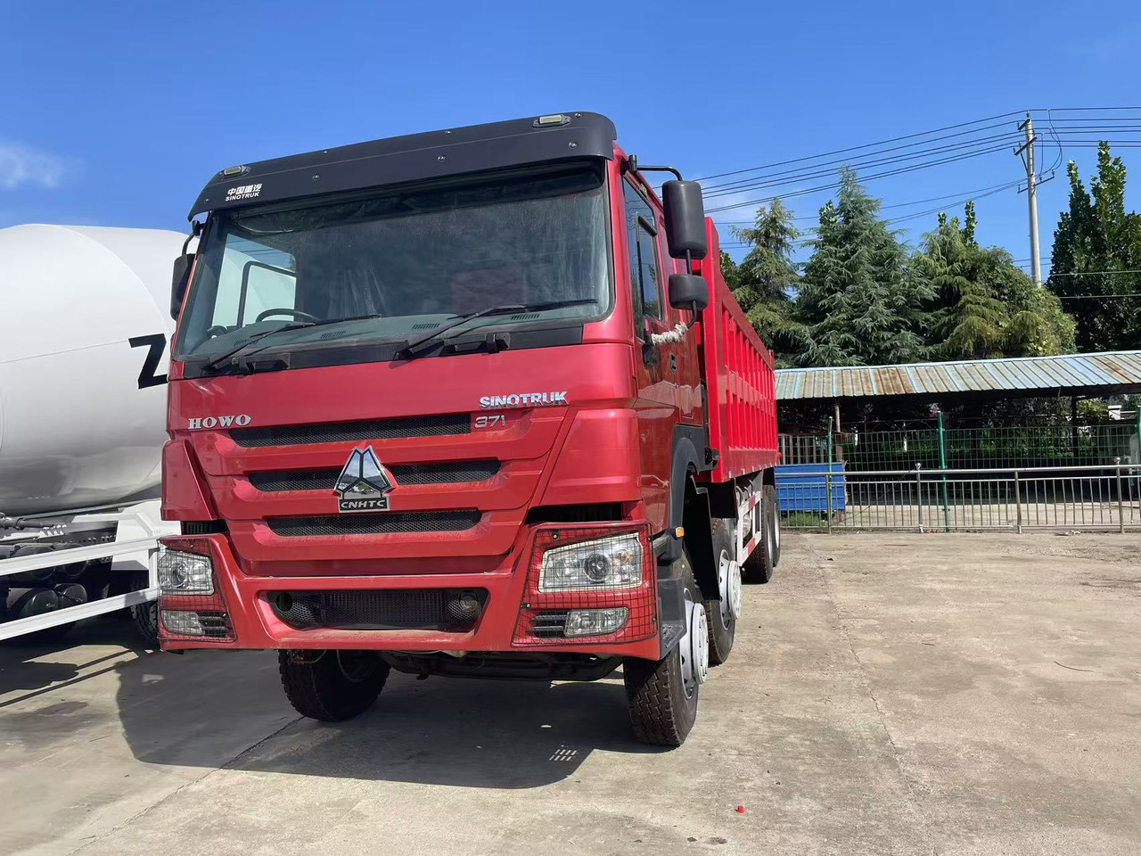 Sinotruk HOWO 371 8*4 Dump truck - Kipper: das Bild 4 Sinotruk HOWO 371 8*4 Dump truck - Kipper: das Bild 4