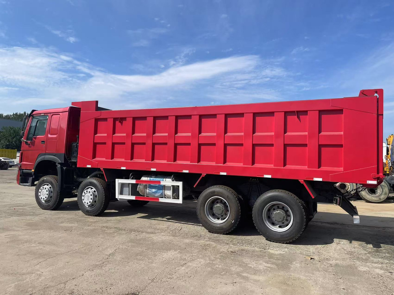 Sinotruk HOWO 371 8*4 Dump truck - Kipper: das Bild 3 Sinotruk HOWO 371 8*4 Dump truck - Kipper: das Bild 3