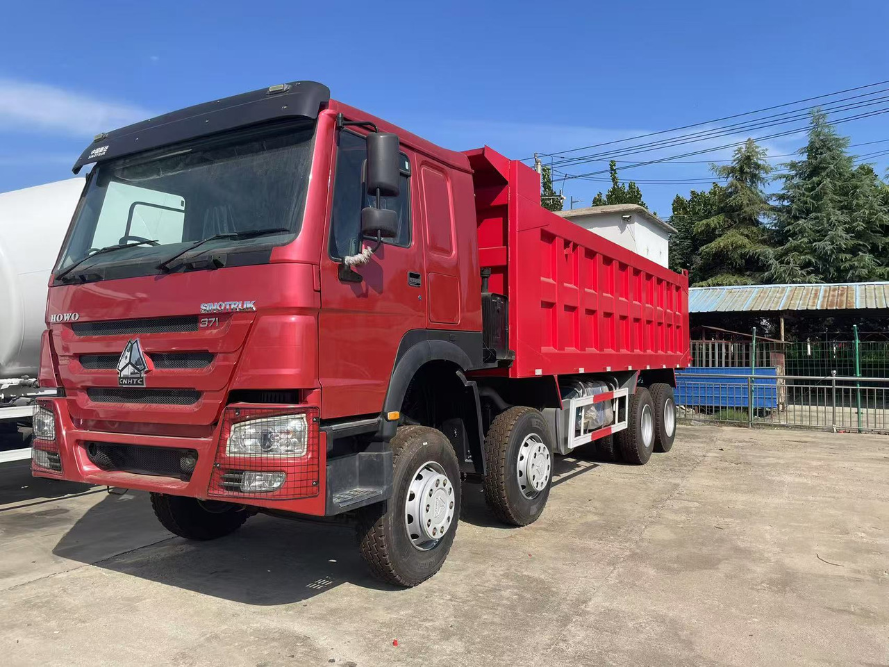 Sinotruk HOWO 371 8*4 Dump truck - Kipper: das Bild 1 Sinotruk HOWO 371 8*4 Dump truck - Kipper: das Bild 1
