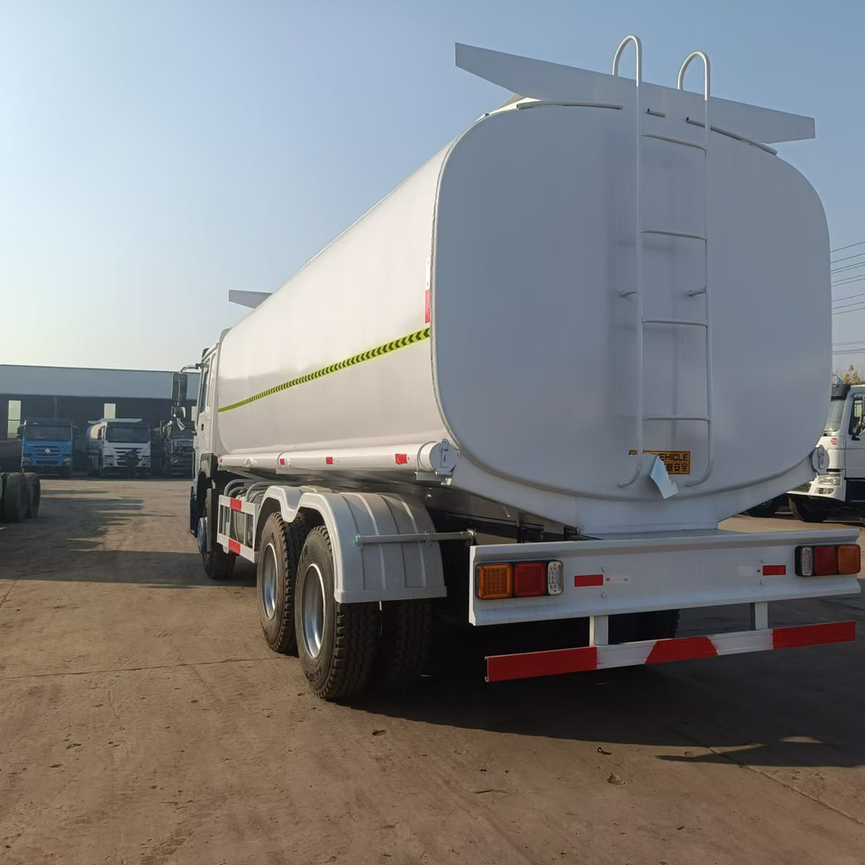 Sinotruk HOWO 371 Tank truck - Tankwagen: das Bild 4 Sinotruk HOWO 371 Tank truck - Tankwagen: das Bild 4