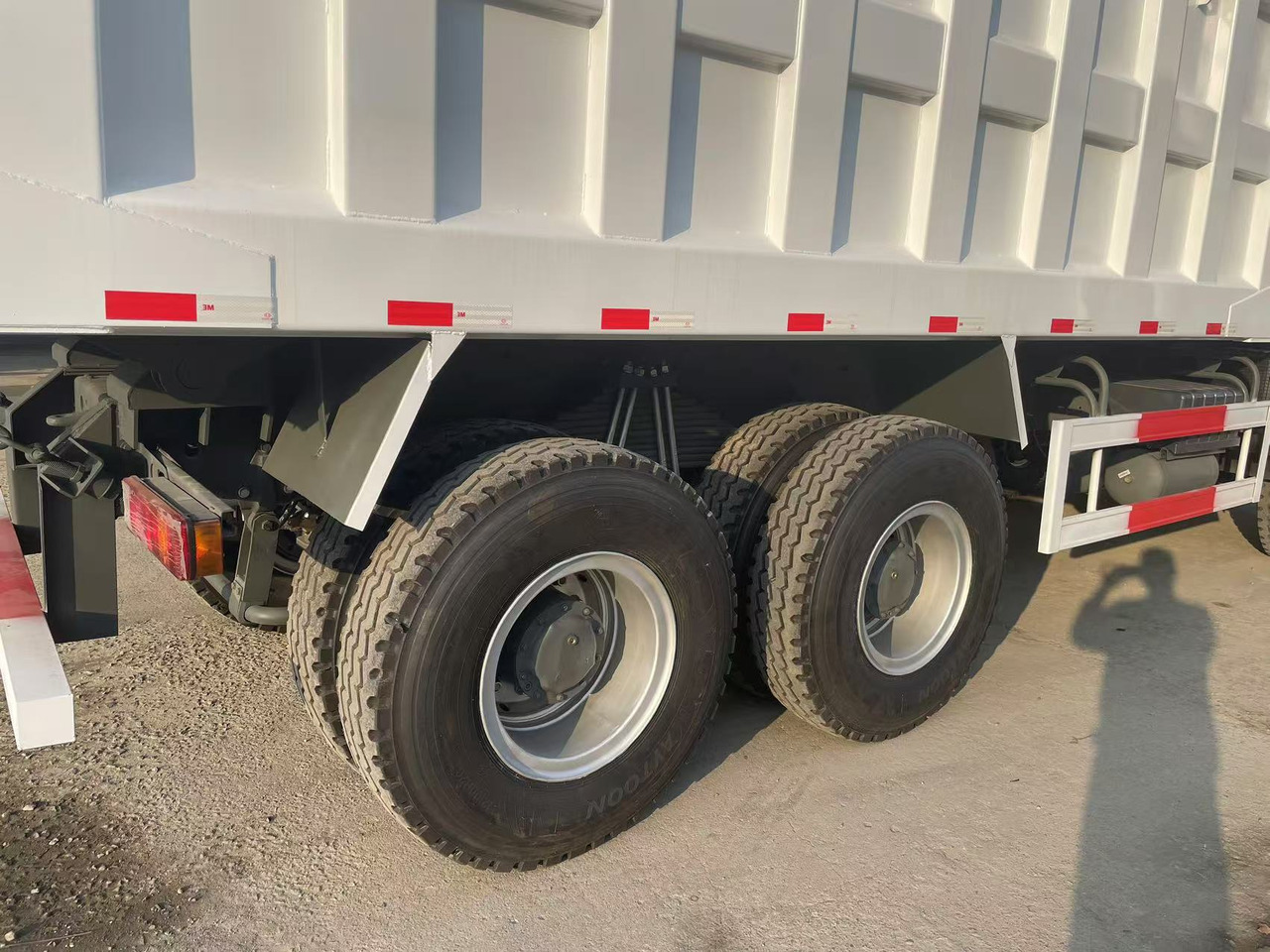 Sinotruk HOWO 371 brand new 6*4 Dump truck - Kipper: das Bild 2 Sinotruk HOWO 371 brand new 6*4 Dump truck - Kipper: das Bild 2