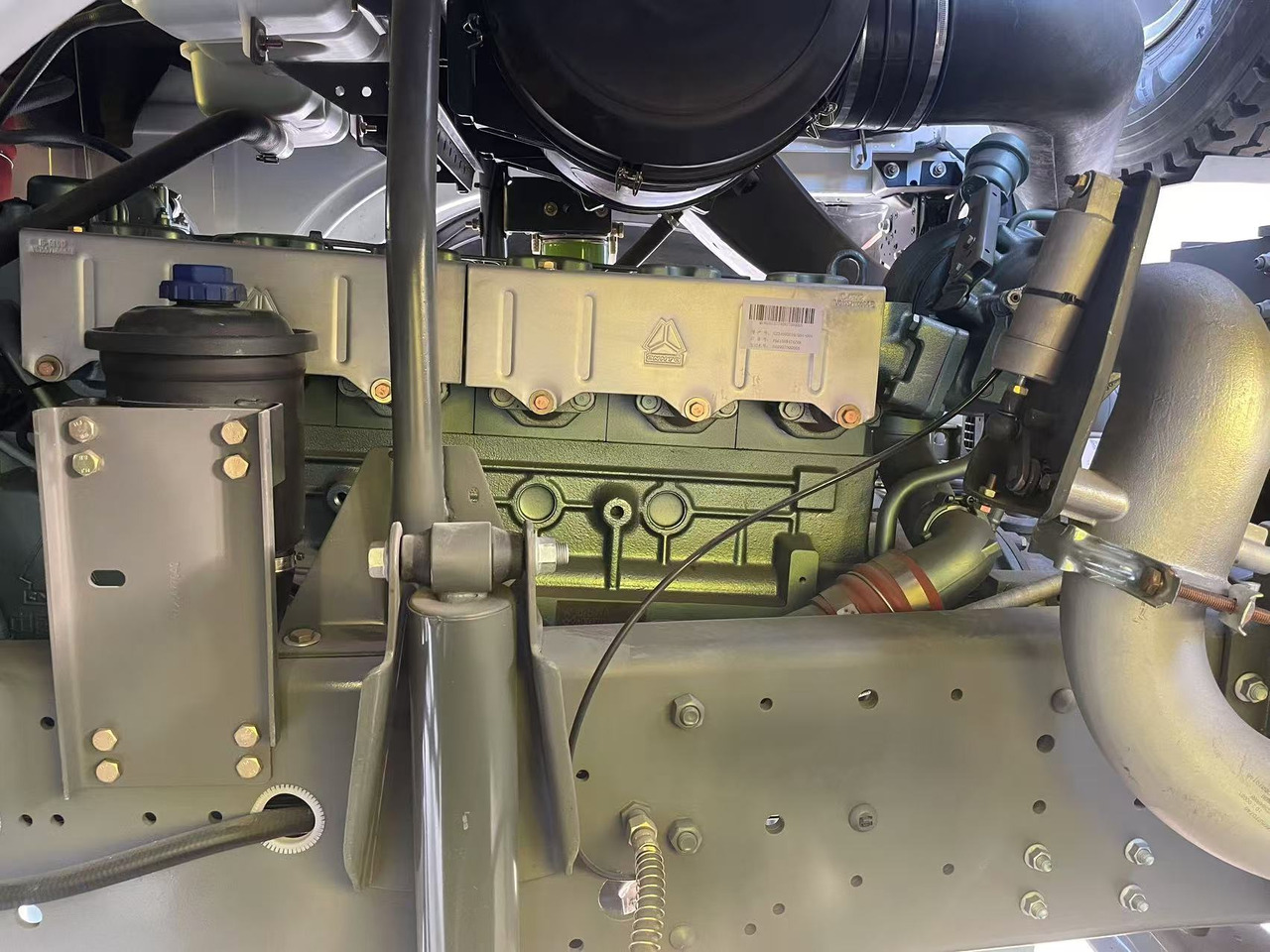 Sinotruk HOWO 371 brand new 6*4 Dump truck - Kipper: das Bild 5 Sinotruk HOWO 371 brand new 6*4 Dump truck - Kipper: das Bild 5