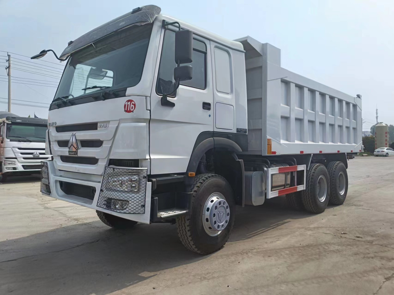 Sinotruk HOWO 6*4 Dump truck - Kipper: das Bild 2 Sinotruk HOWO 6*4 Dump truck - Kipper: das Bild 2