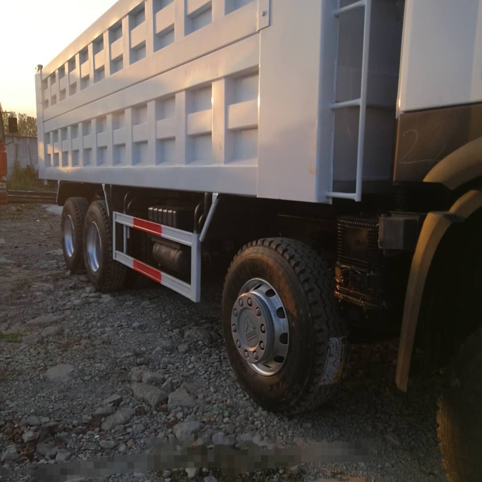 Sinotruk HOWO 8*4 dump truck - Mini-Kipper: das Bild 2 Sinotruk HOWO 8*4 dump truck - Mini-Kipper: das Bild 2