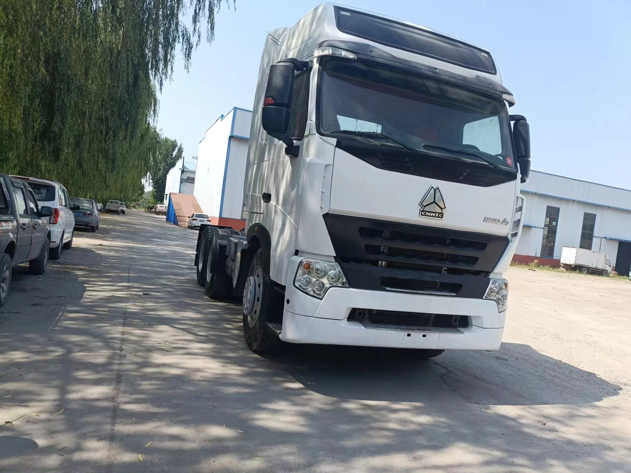 Sinotruk HOWO A7 tractor - Mini-Kipper: das Bild 3 Sinotruk HOWO A7 tractor - Mini-Kipper: das Bild 3