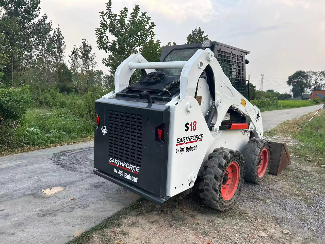 BOBCAT S18 - Kompaktlader: das Bild 4 BOBCAT S18 - Kompaktlader: das Bild 4