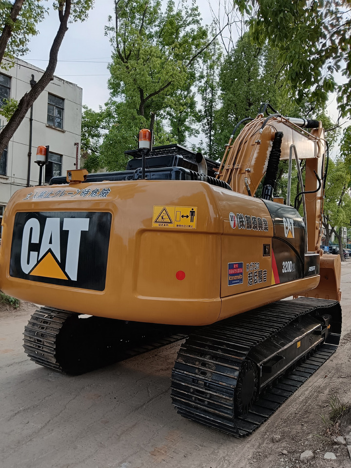 CAT 320D2L - Kettenbagger: das Bild 4 CAT 320D2L - Kettenbagger: das Bild 4