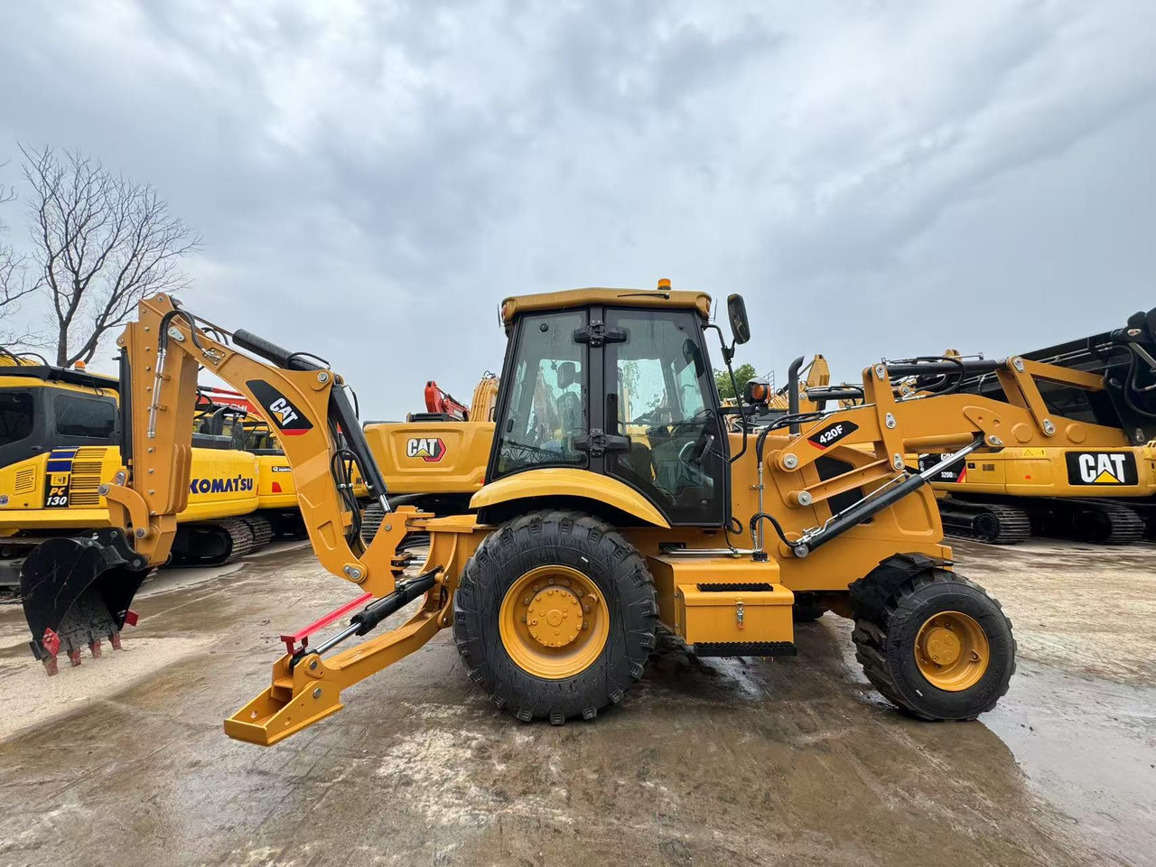CAT 420F 100% NEW - Baggerlader: das Bild 1 CAT 420F 100% NEW - Baggerlader: das Bild 1