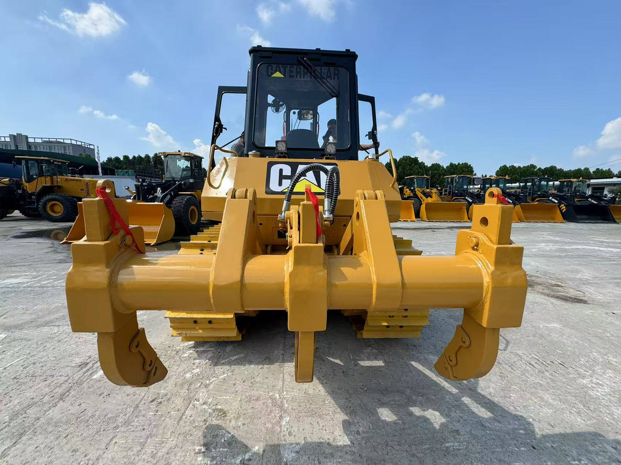 CAT D6G - Bulldozer: das Bild 2 CAT D6G - Bulldozer: das Bild 2