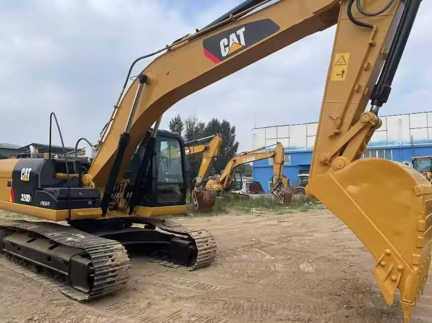CATERPILLAR 320D2 CAT 320D2L - Kettenbagger: das Bild 2 CATERPILLAR 320D2 CAT 320D2L - Kettenbagger: das Bild 2
