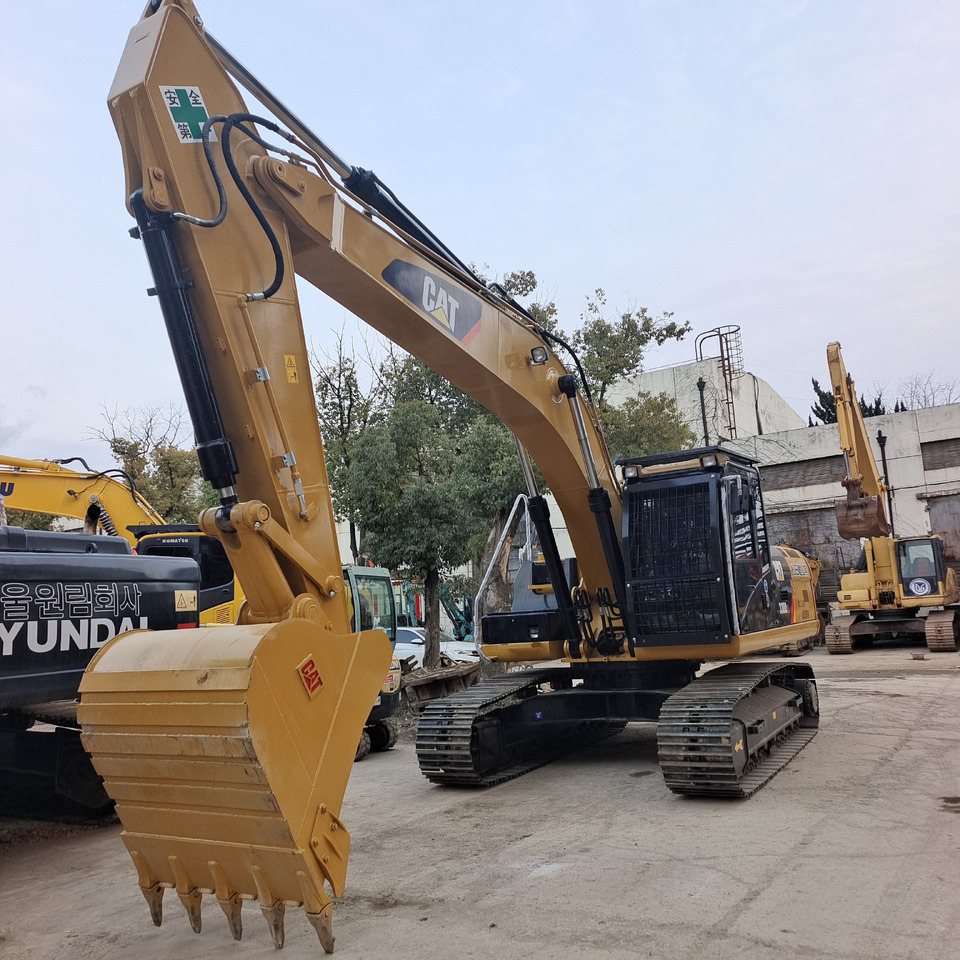 CATERPILLAR 330D2L CAT 330D2 L - Kettenbagger: das Bild 3 CATERPILLAR 330D2L CAT 330D2 L - Kettenbagger: das Bild 3
