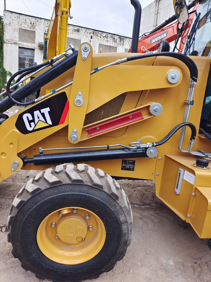 CATERPILLAR 420F CAT - Baggerlader: das Bild 2 CATERPILLAR 420F CAT - Baggerlader: das Bild 2