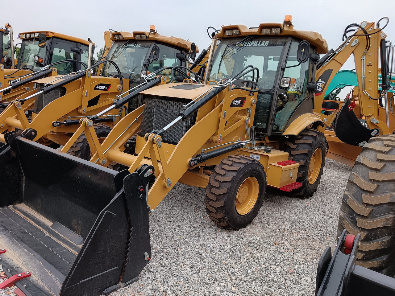 CATERPILLAR 420FⅡ - Baggerlader: das Bild 1 CATERPILLAR 420FⅡ - Baggerlader: das Bild 1