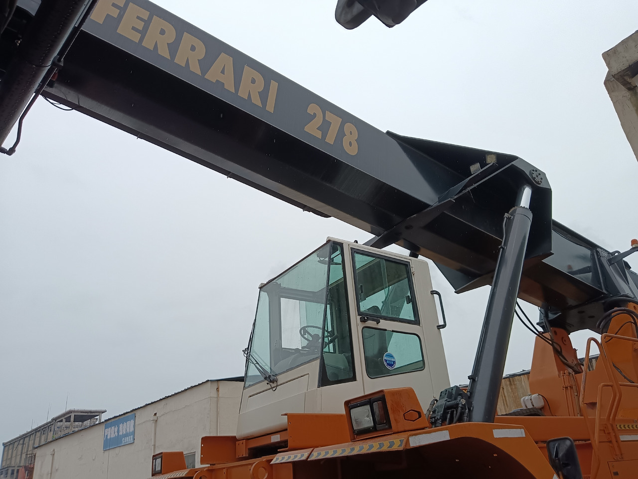 CVS FERRARRI 278 Ferrarri F278.6 - Reach stacker: das Bild 5 CVS FERRARRI 278 Ferrarri F278.6 - Reach stacker: das Bild 5